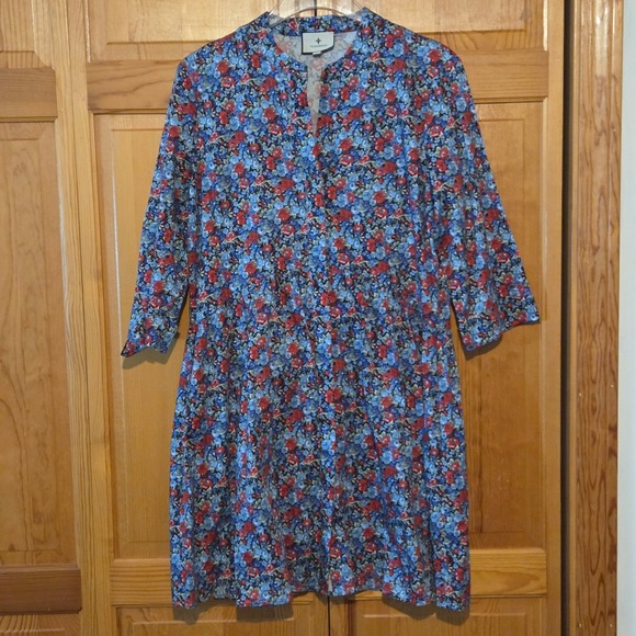 Tuckernuck Royal Shirt Dress Size Medium Queens Garden Floral Blue Red - Picture 2 of 11